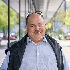  Univ.-Prof. Dr.-Ing. Michael Häßler
